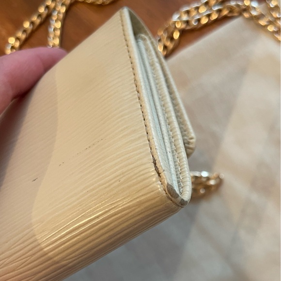 Louis Vuitton Cream and Gold Wallet with Chain Strap Eli Sarah - Picture 13 of 16